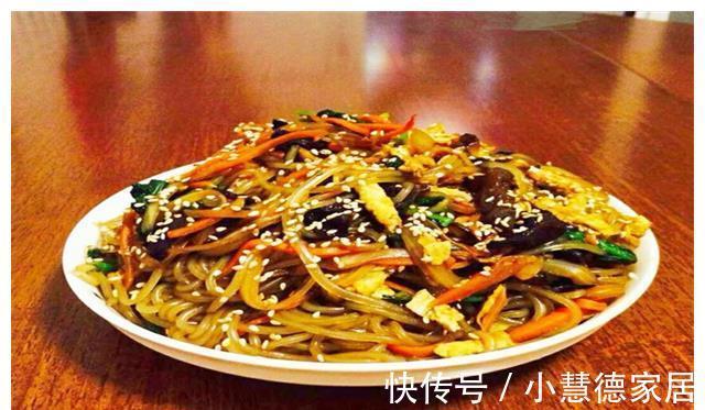 家里小孩不爱吃菜吗？韩式炒杂菜，营养美味又健康，做法一看就会