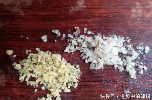 它的含铁量是菠菜的20倍,常吃眼睛变的更明亮,补血气色更好!