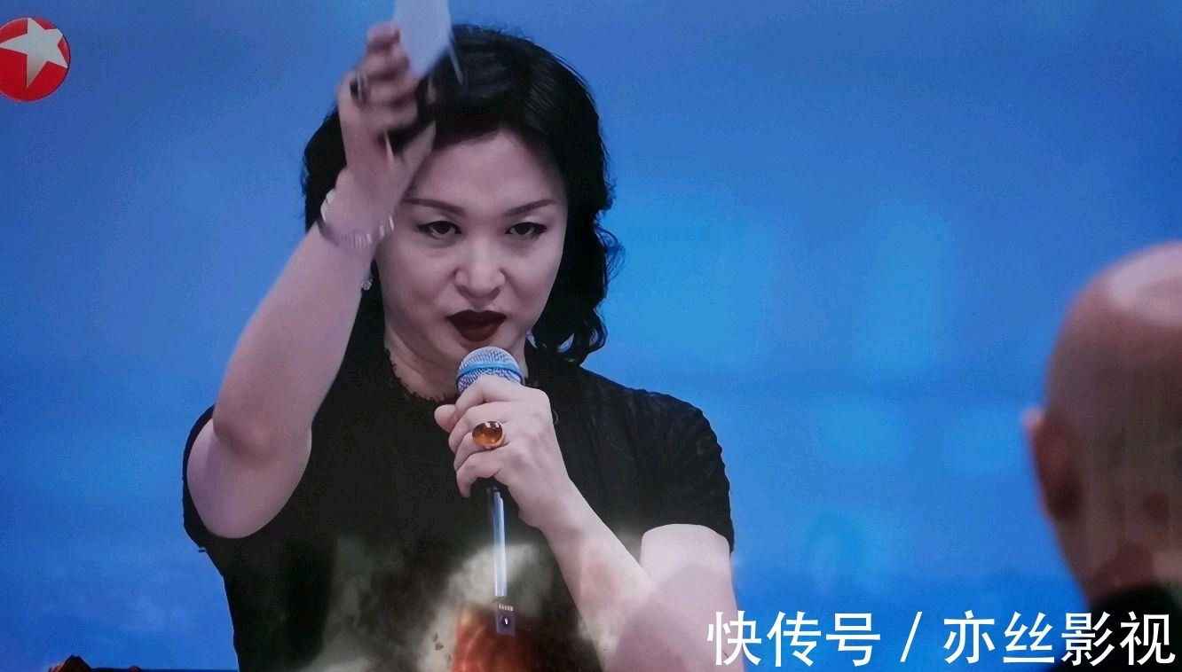 《追光吧!》第一次公演結(jié)束,周曉鷗組贏在同情分上?