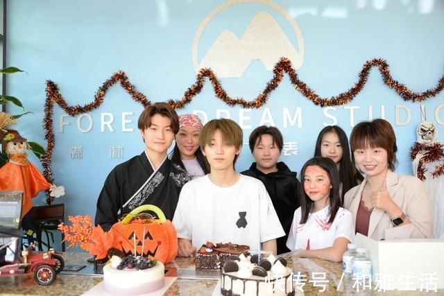 经纪公司|美国森林梦工厂学生杨皓钧入选大陆火爆选秀节目《青春有你3》