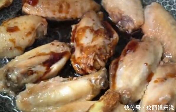  清洗干净|鸡翅别再和可乐一起煮了，试试加入此食材，酸甜可口，美味再升级