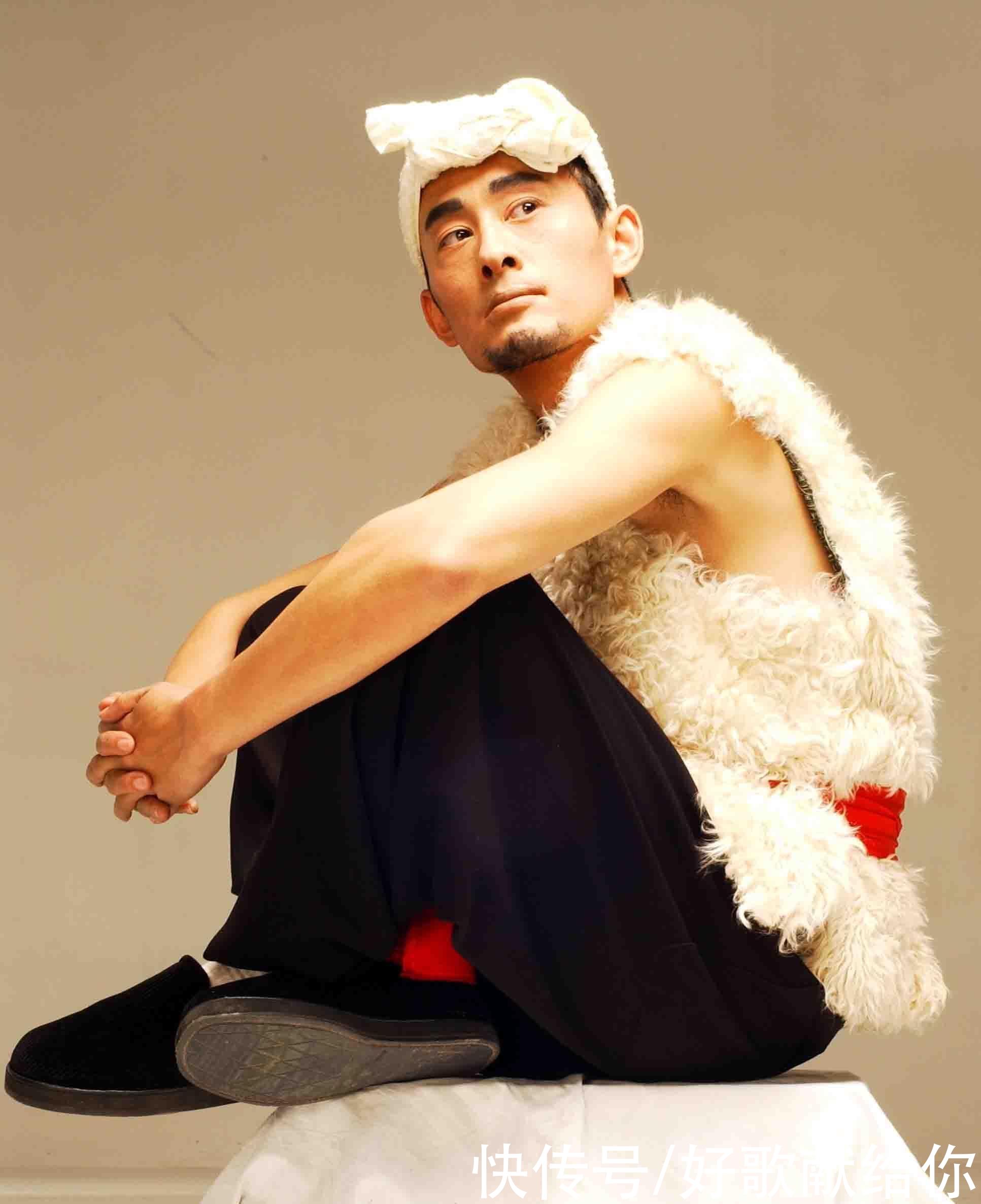 山丹丹开花红艳艳|“放羊娃”阿宝：真实身份被揭穿，“草根歌王”的神话也就破灭了