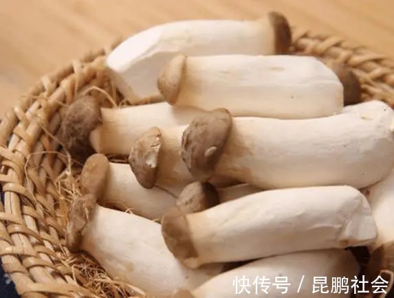 买杏鲍菇,大的好还是小的好?都不对,牢记5点,保证新鲜又肥厚