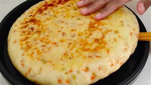 家里有面粉试试这样做,比馅饼简单,比包子好吃,我家一周做3次