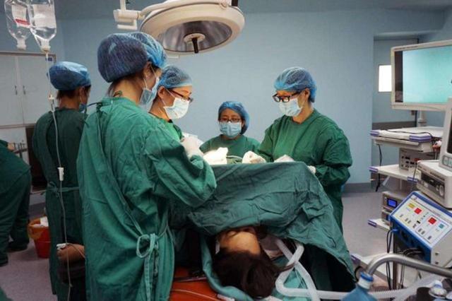 顺产|丈夫陪产时,妻子对其''口吐芬芳'',丈夫一巴掌下去世界都安静了