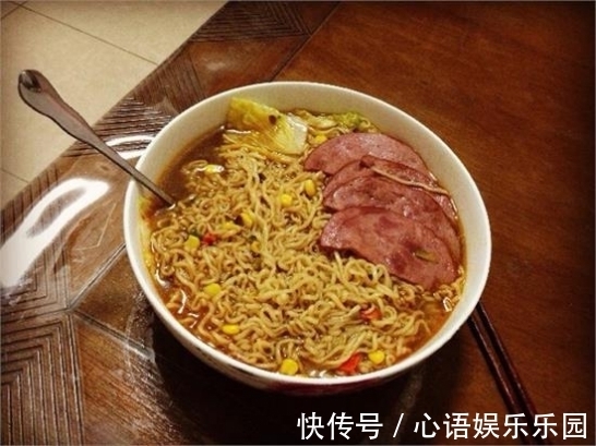 热狗|八种零食已被列入“黑名单”,如果家里有,宁可扔掉也别给孩子吃