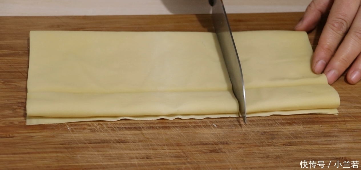 1把金针菇,2张豆腐皮,一卷一烧,简单又美味,吃不腻