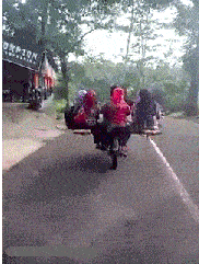 |搞笑GIF:没男朋友也要自己找寻其乐!