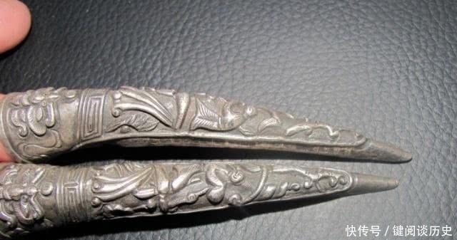 清宫剧中,皇妃们手上都戴着长长的手指套,这东西有什么讲究?