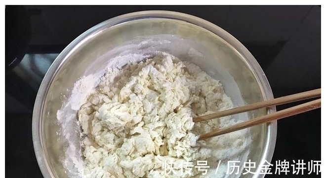 剂子|葱油饼好吃有诀窍，层层酥脆，做法简单，2分钟烙一张，百吃不厌