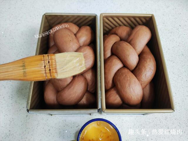 辫子面包容易断筋,自打用了这办法,每次做都成功而且拉丝效果好