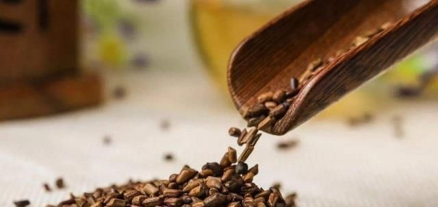 土豆|患有高血压的人，5种食物要多吃，扩张血管，血压慢慢降下来