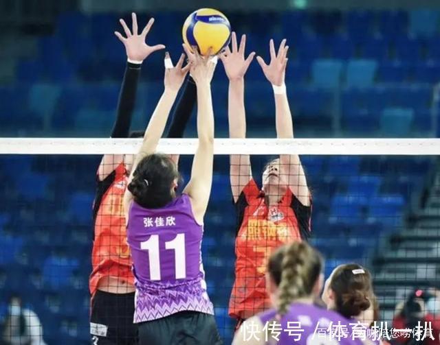 退役|中国女排迎来集体告别：11位国手名将正式宣布退役，1人年仅21岁