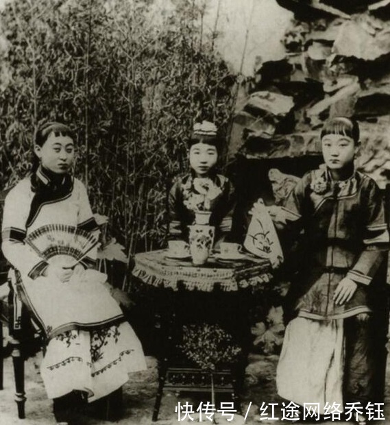 洋气|晚清老照片,清朝各个阶级的不同生活,李鸿章最气派,婉容最洋气