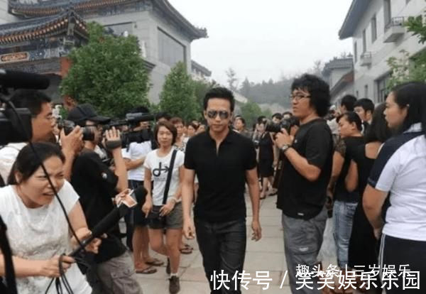 张国立的面馆火了!粉丝慕名点了一碗羊肉面,结账时:你确定?