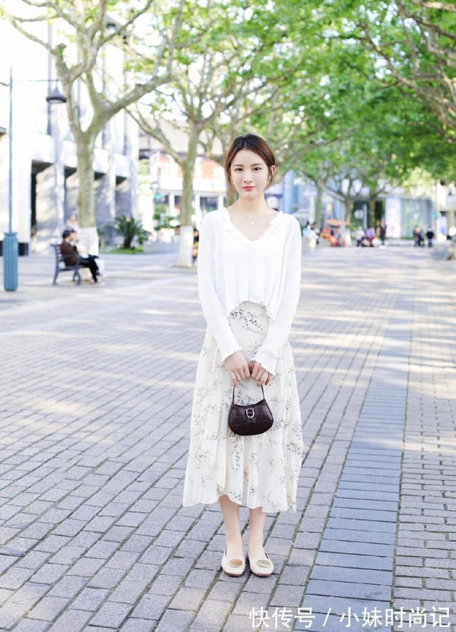 女神|很喜欢修身的短裙,因为可以展示好身材,穿出女神般的气质