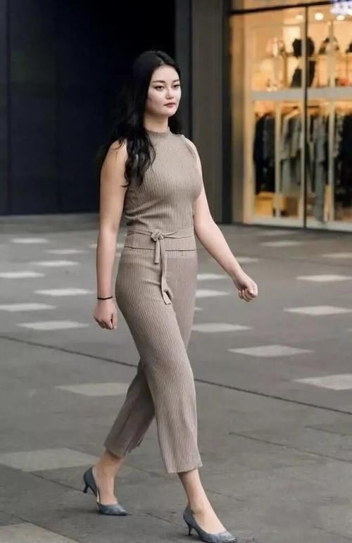 女性“胯宽”怎么穿，优势与弊端并存，别过分相信自己的直觉！