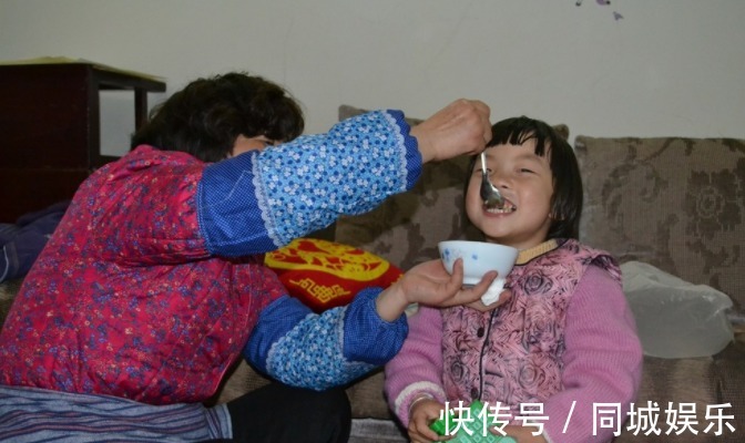 脾胃|孩子积食难长个这2种水果煮个水,每天一杯脾胃好、身体棒!