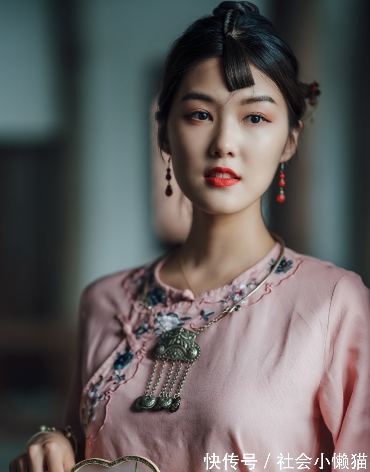 打油诗$打油诗·九首丨奔月嫦娥休笑我,温壶美酒送入喉