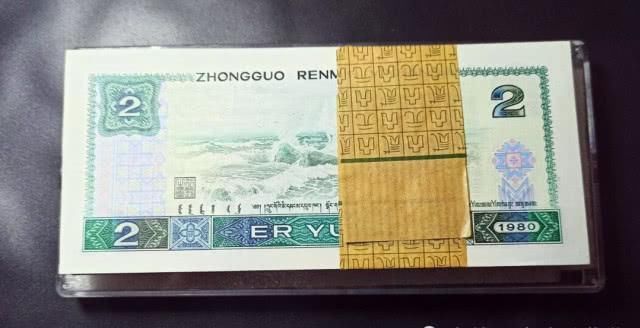 价值怎么样|四版看荧光这样的荧光绿钻随便卖4650元,你有吗