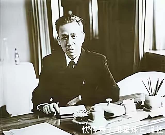 洒脱@刘少奇写给范明庆的信,字迹个性鲜明,洒脱奔放,厚重儒雅