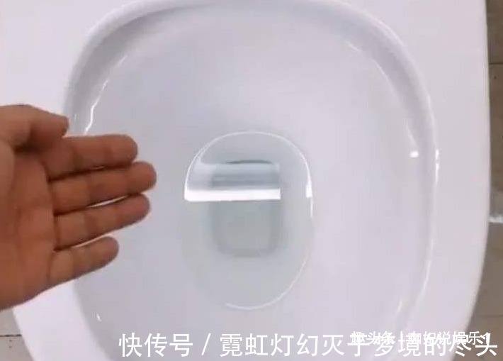 马桶里撒一把，不管多脏多厚的黄渍，一刷就干净，真的太省事了