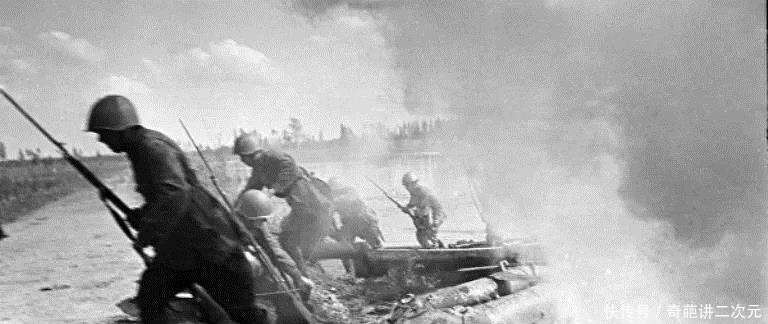 西方面军|临阵斩将!当年被纳粹德军一路打崩的苏联红军靠什么稳定军心?