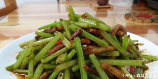 食物|米饭二次加热后会致癌？医生再次提醒4种食物不要加热再吃