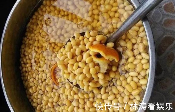 叶片|君子兰不开花学会1招,叶片绿油油,花朵开爆盆,年年开花不断