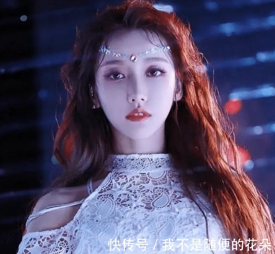 創造營2020|姜貞羽錄節目時被粉絲抓拍，離開了美顏濾鏡后，這顏值我沒眼花吧