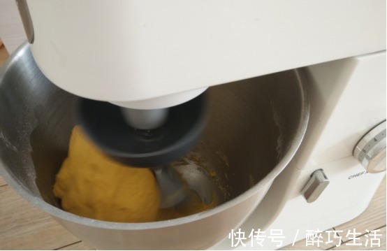 松软|用南瓜做成老面包,组织松软细腻好吃,口感好极了