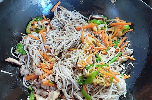 脂肪|脂肪最怕“它”，减脂期间要多吃，清肠刮油排宿便，腰肢也变细了