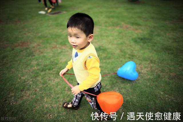 患儿|振腹推拿手法治疗儿童自闭症