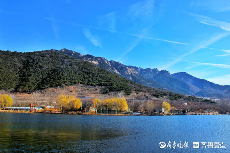 抬头皆是浪漫！泰安彩石溪上空飞机拉线划出美丽风景|情报站| 彩石溪