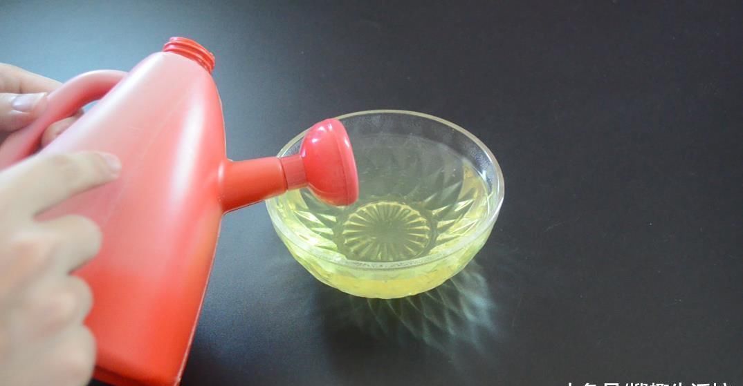 橘子皮加白醋太厉害了, 很多人都不知道有啥用, 看完你会感谢我的