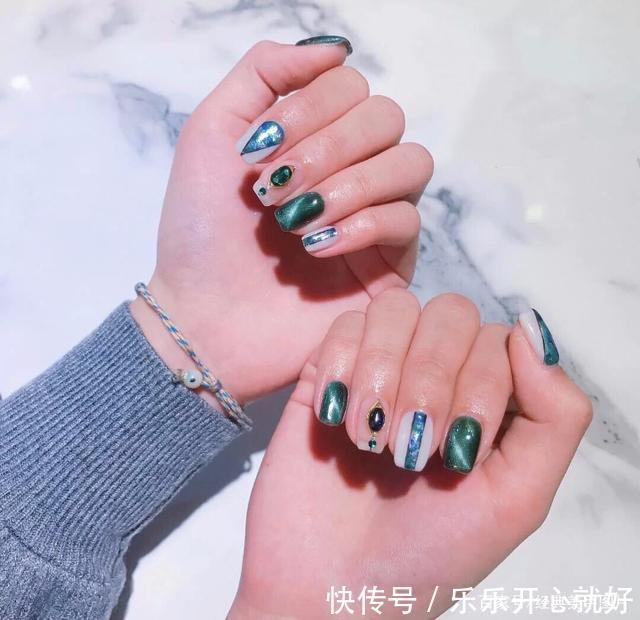 美酱|高级又干净的猫眼石美甲,在逃公主专属美甲,集美们快来选图啦!