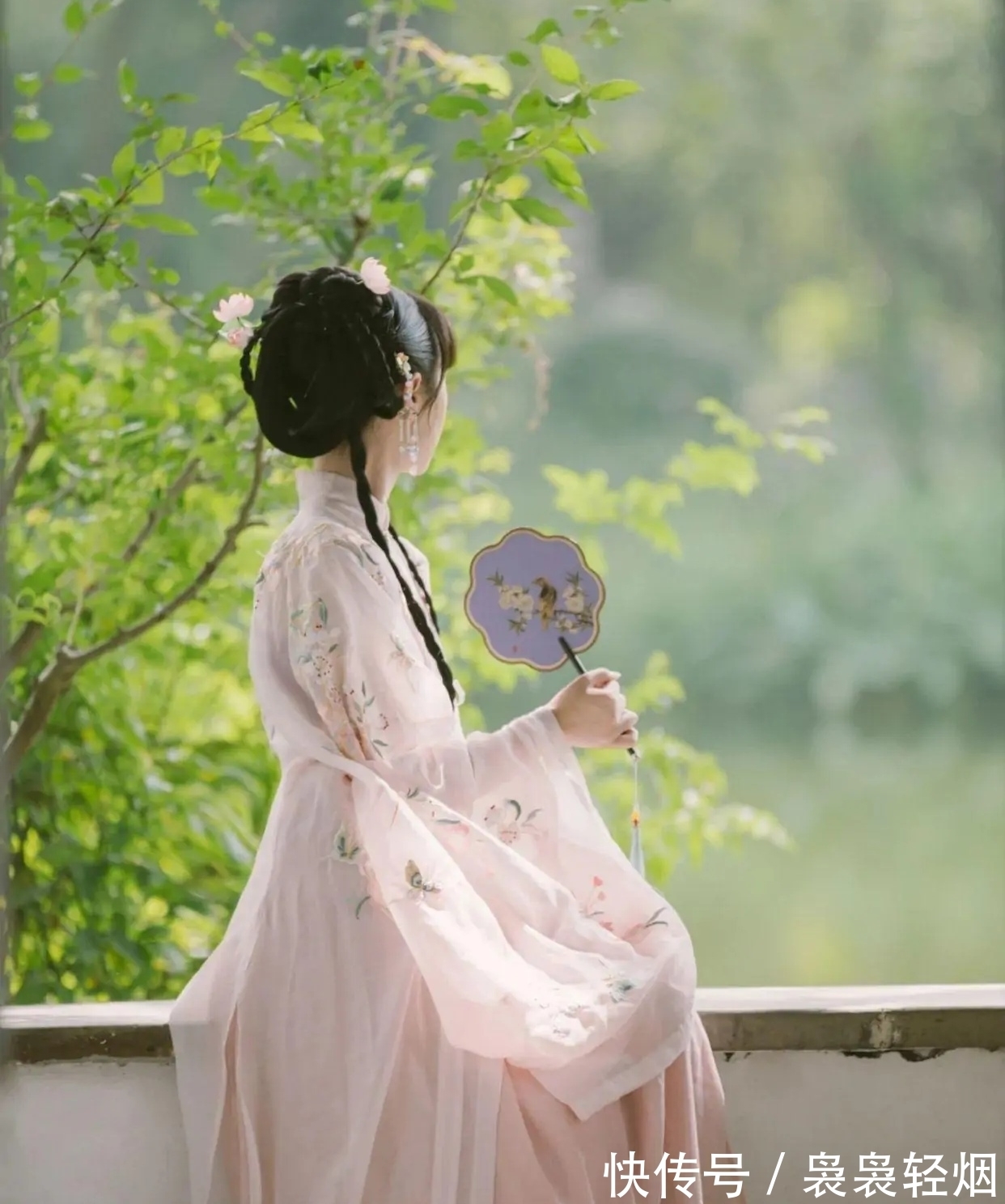 文君@四首写女子的古诗,第一首夸美貌,第三首夸才华,你喜欢哪一首