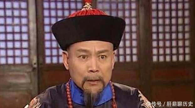 下跪|能够让和珅下跪磕头，地位非常高，金大烟袋到底是什么人？