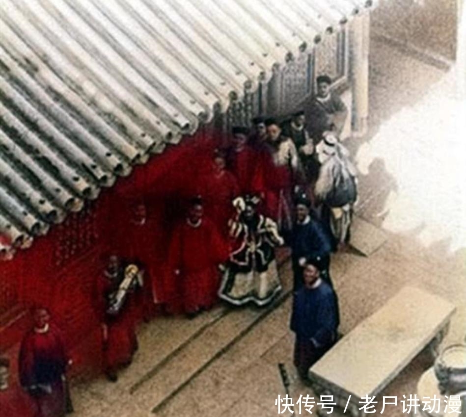 慈禧太后|老照片:真实的清宫大内侍卫,个个武艺高强,图7是慈禧太后贴身侍卫