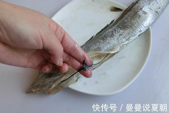 黄眼睛带鱼和黑眼睛带鱼，同样是带鱼，老渔民告诉你，到底差在哪