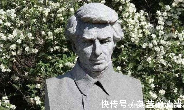 数学@他首次提出平行线可相交理论,却惨遭质疑,去世12年后才被证实