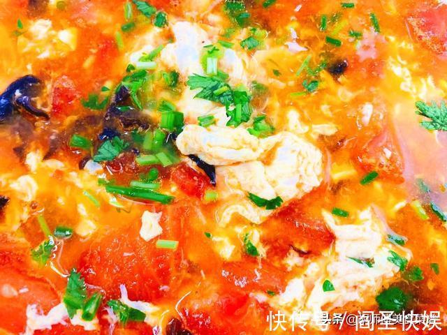 鸡蛋汤|煮西红柿汤时,直接加水煮是错误的!多加这1步,汤更浓,特好喝