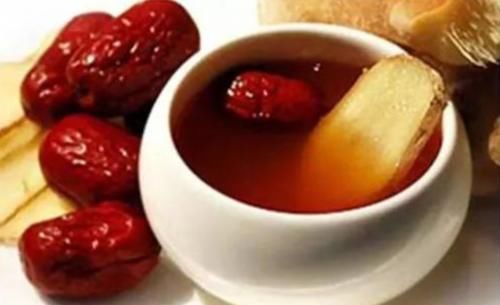 晨起空腹喝姜汤,坚持一个月,有以下4个好处,一起看看吧