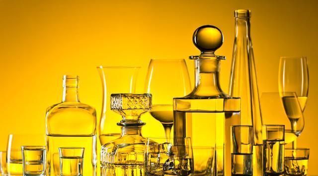 每天喝二两白酒和滴酒不沾的人,谁更易患癌?你错的很离谱