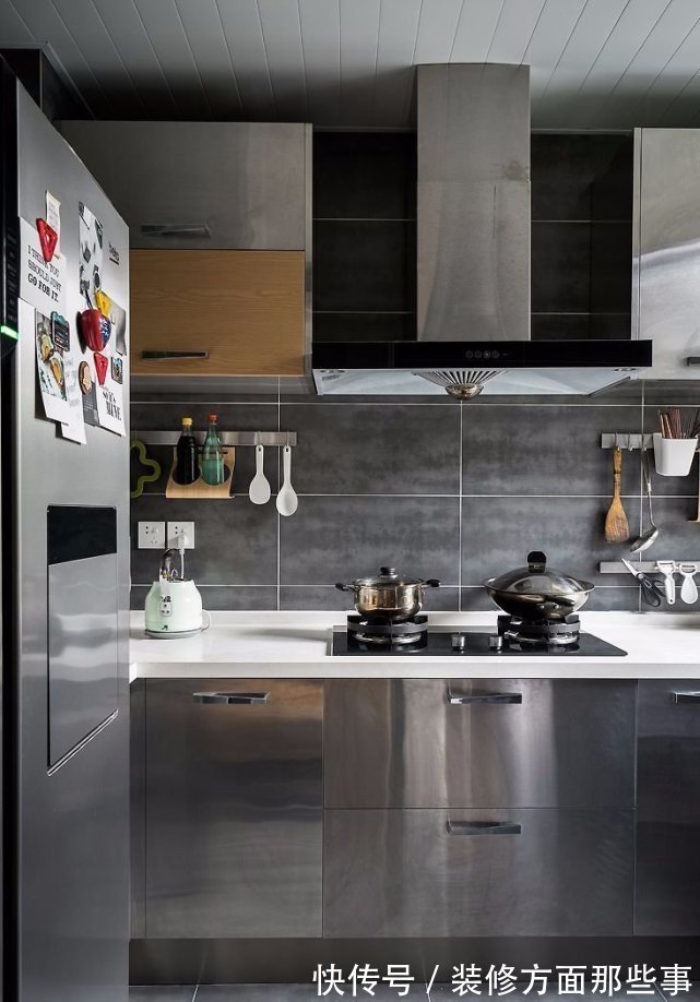 屋主家|135㎡舒适北欧风,多功能书架实用性逆天!