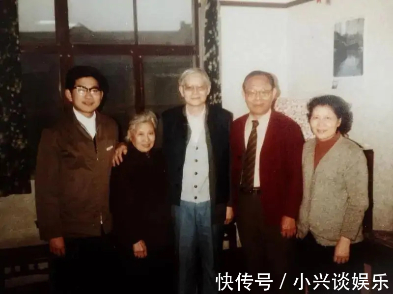 曹可凡因为“不务正业”所以做了主持人,家族显赫演技一流