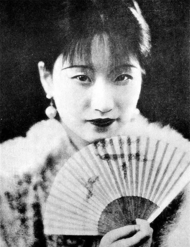 胡适笔下最美情诗,写给朋友妻陆小曼,可怜徐志摩至死被蒙在鼓里