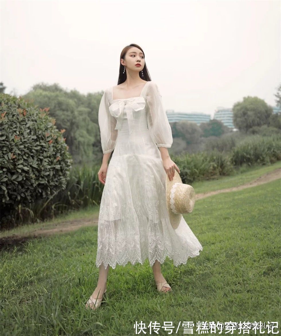 搭配 “长裙+短靴”=早秋最美穿搭！遮肉显高还时髦，日常通勤都适合