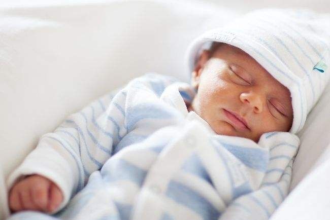 宝宝|哄宝宝入睡，家长要避开“三误区”，否则不好带还会影响娃的健康