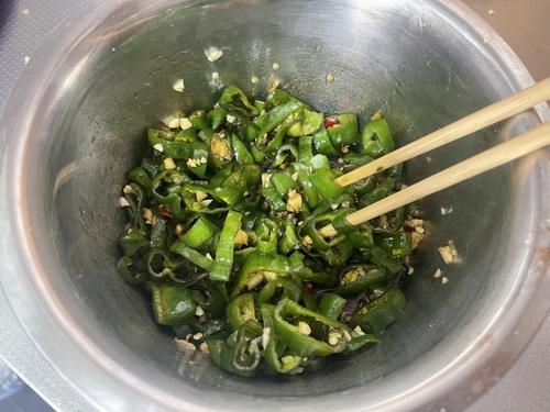 秘制|多年秘制腌辣椒配方，没胃口一定要试试，香辣过瘾，拌饭贼好吃